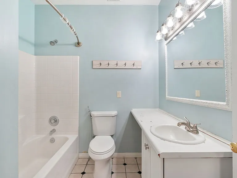 1035 N 260th St E — Photo 29