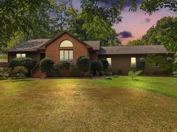 1990 Rock Springs Rd, Columbia, TN 38401