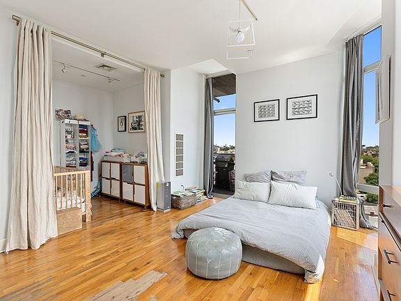 4th image of 200 Franklin St #3A