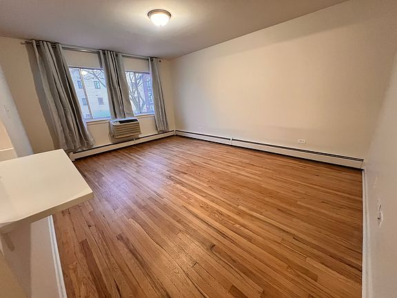 5th image of 6010 N Winthrop Ave APT 201