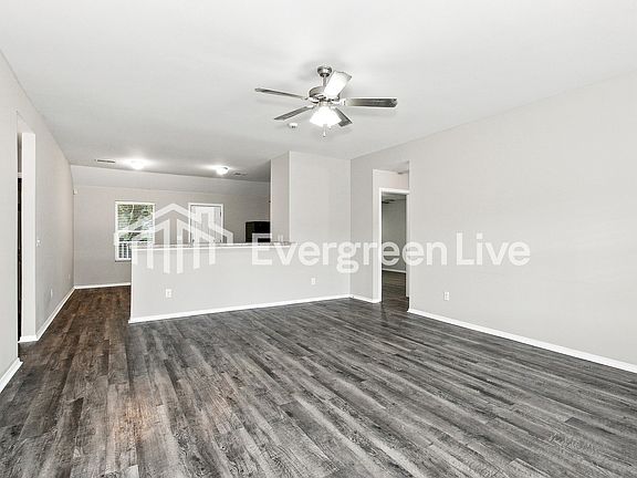 3rd image of 504 Margaret Ln