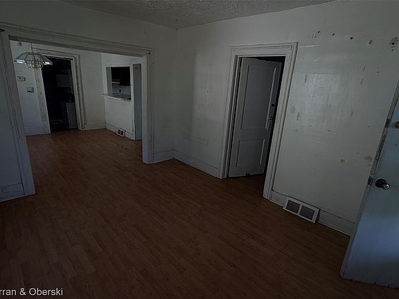 4th image of 2951 S Edsel St