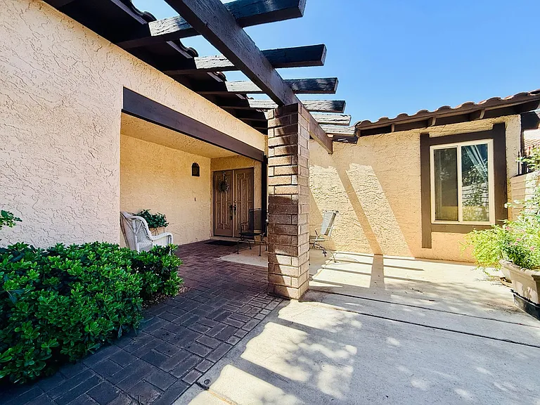 2212 Plaza Del Prado — Photo 3