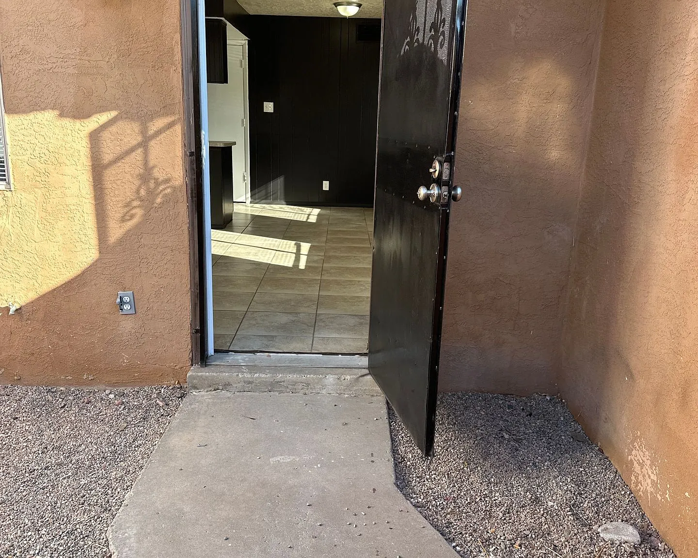 Updated 1 and 2 Bedroom Apartments — Photo 1