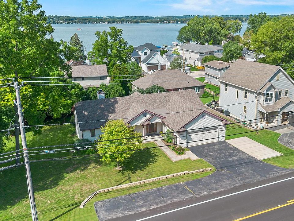 1st image of N26W27080 Prospect AVENUE