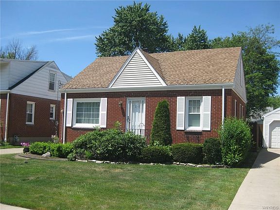 2nd image of 260 Wellington Ave