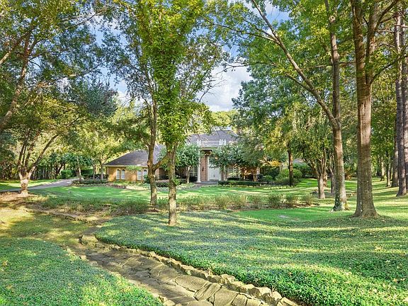 2nd image of 4 Waterchase Ct