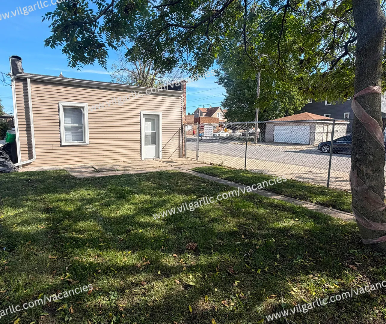 3940 Deodar St — Photo 2