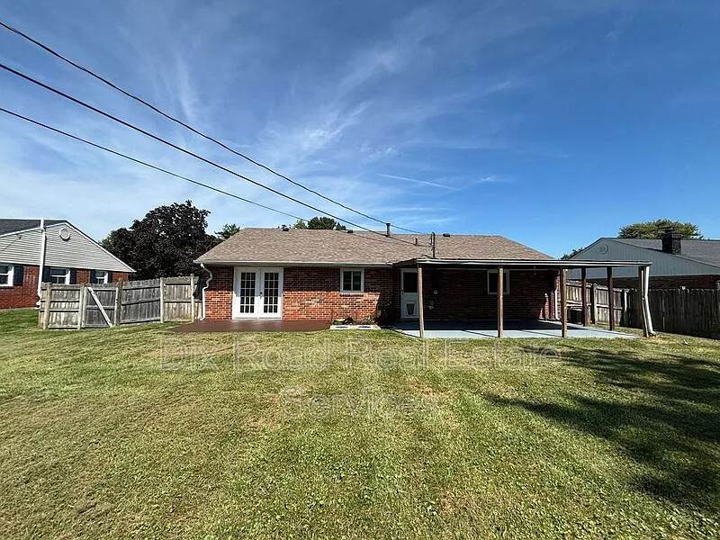3 bed, 2.0 bath, 1188 sqft, $1,825 — Photo 3