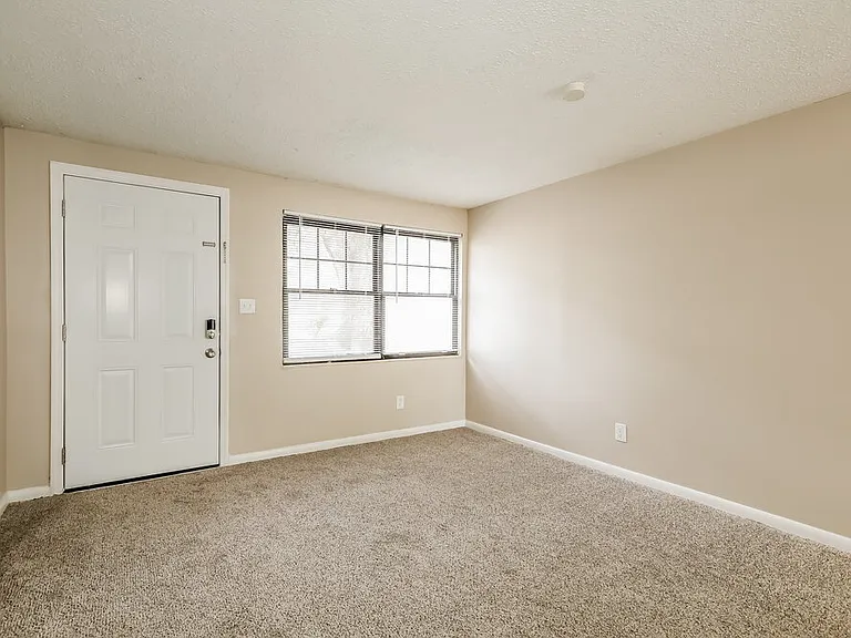 310 Toccoa Rd — Photo 5