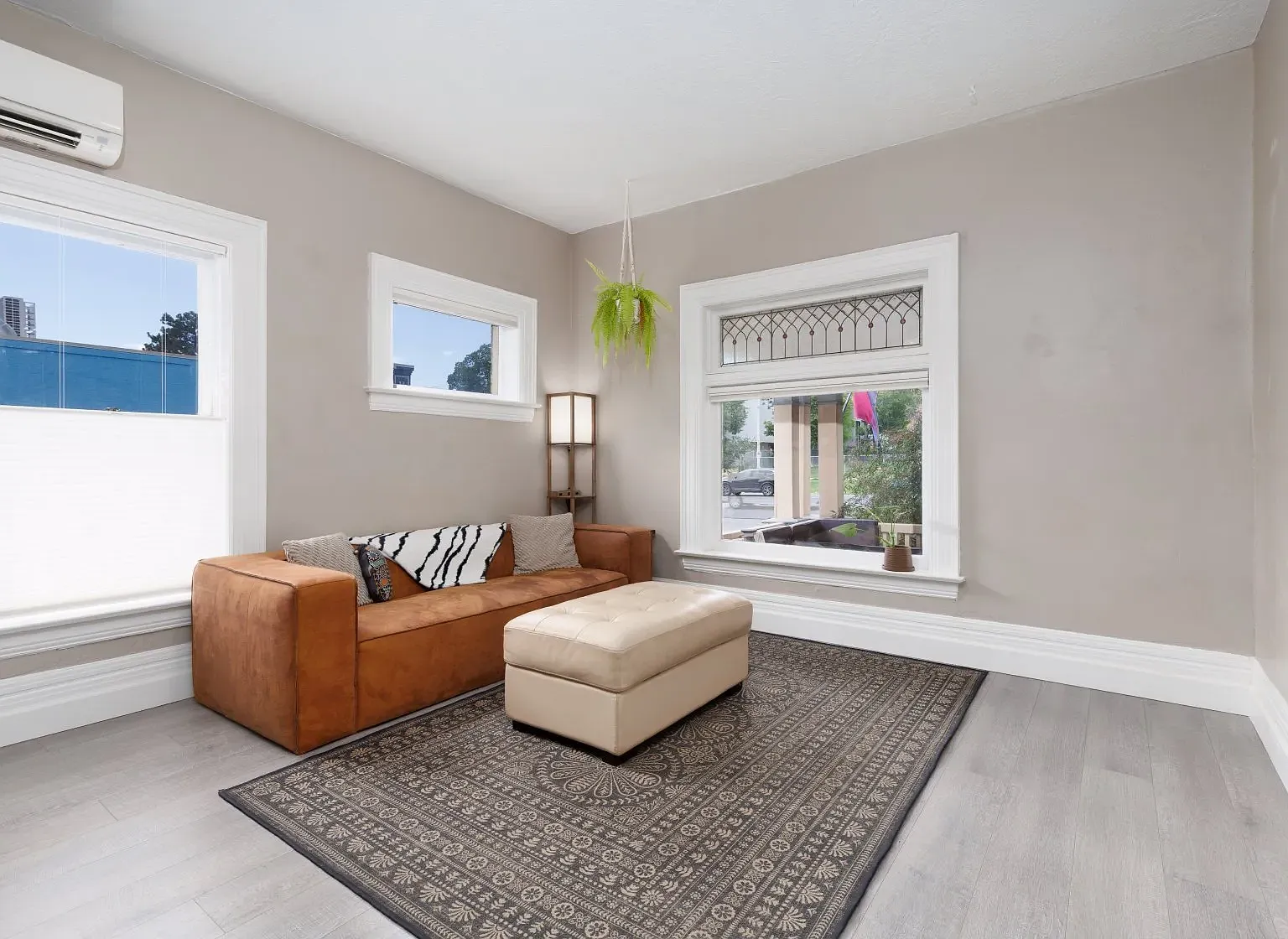 730 Salt Lake — Photo 4