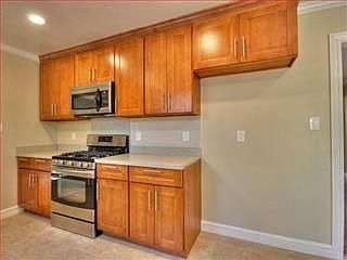 4th image of 110 D St