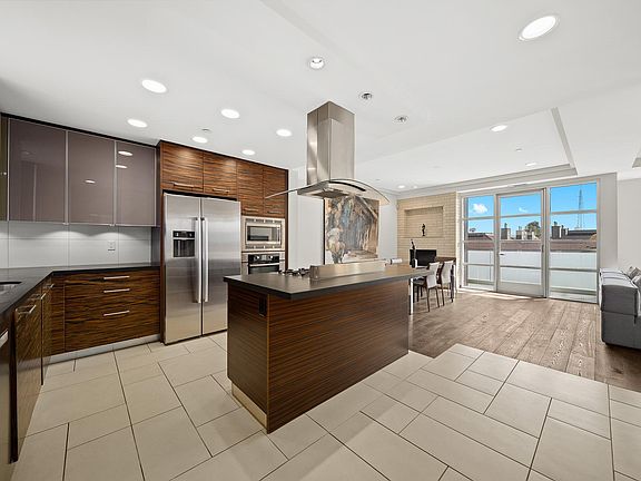 4th image of 257 S Hudson Ave Unit 304