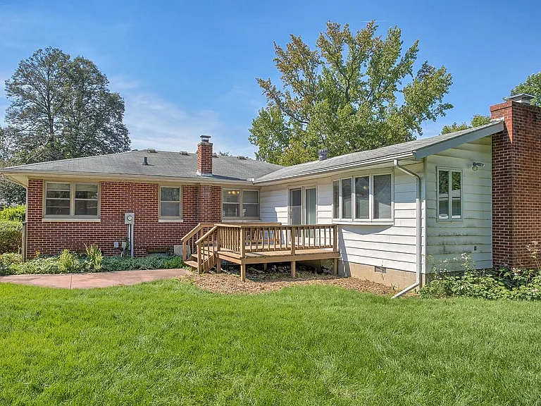 2110 Boudreau Dr — Photo 25