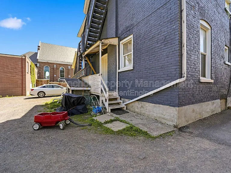 114 King St #2 — Photo 15
