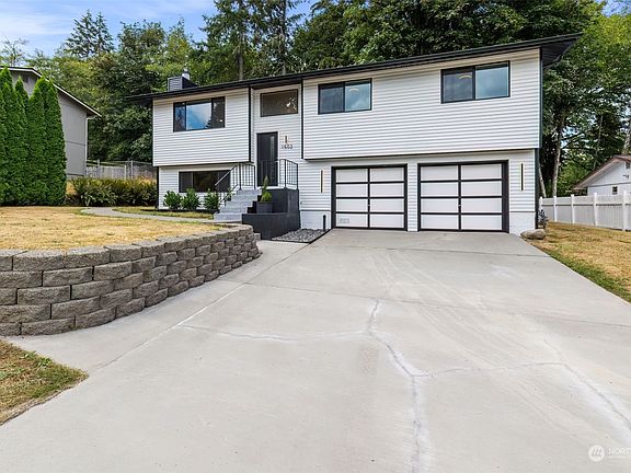 2nd image of 1502 Canyon Court