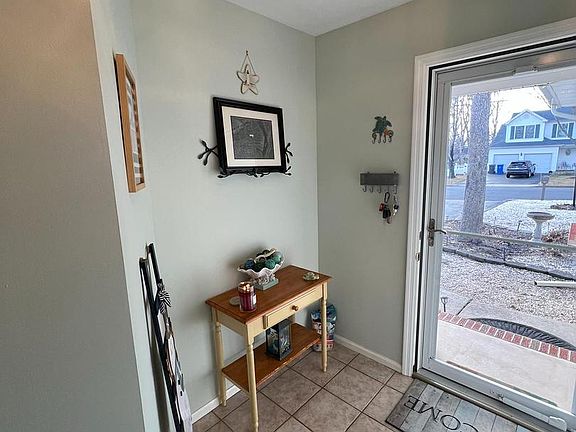 5th image of 491 Coral Ln