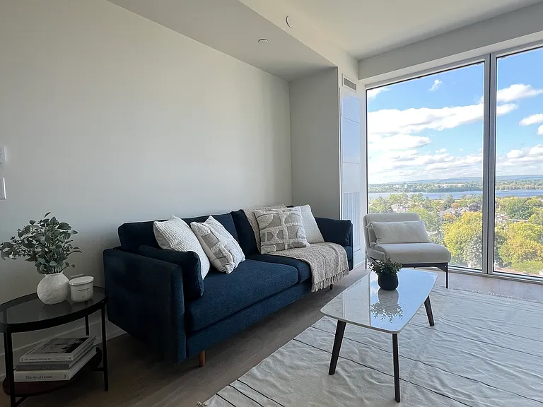 2070 Scott St — Photo 36