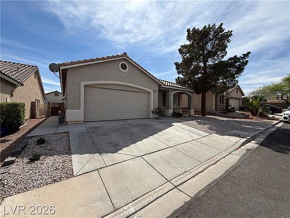 2nd image of 3207 Cambridge Hollows Ct