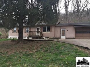 15 Windward Ln, Huntington, WV 25704