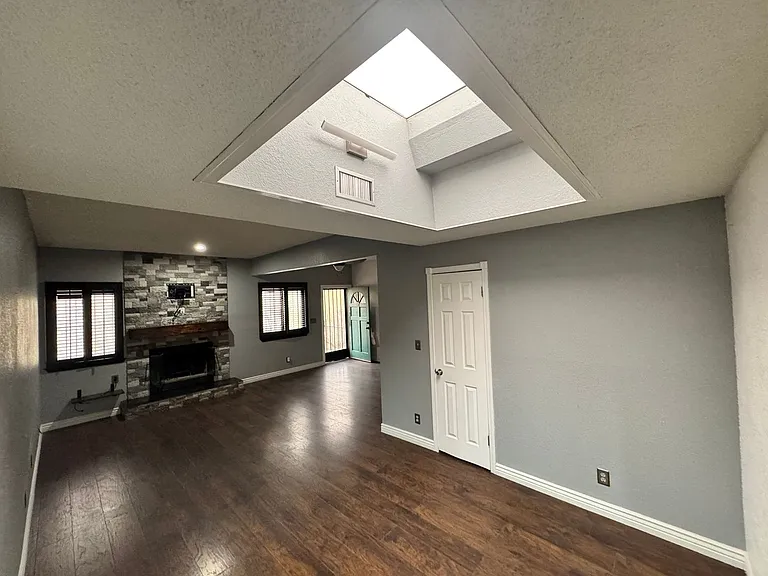 4618 N Stanton St #C18 — Photo 1