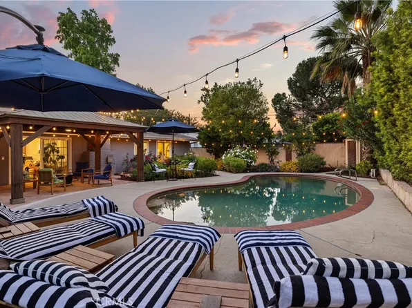 8420 Cozycroft Ave, Winnetka, CA 91306