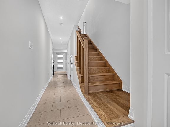 5th image of 76 Windtree Way