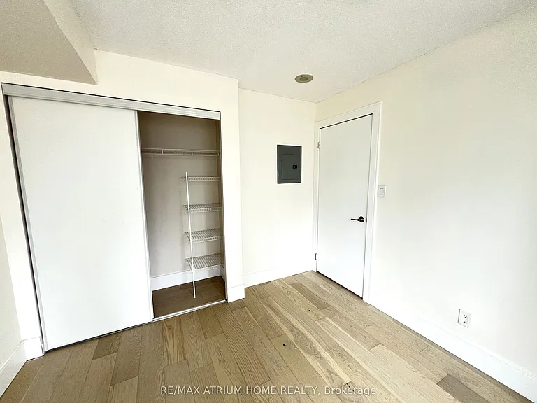 410 Queens Quay W #905 — Photo 22