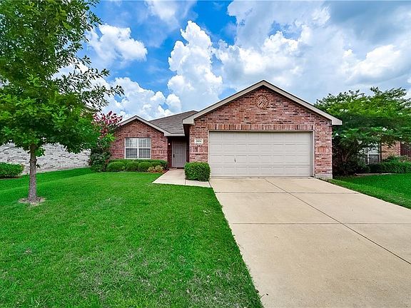 2nd image of 2031 Club Oak Dr