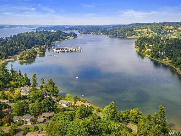 Look north up Phinney Bay toward the Bremerton marina.