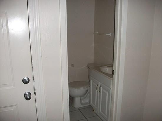 5th image of 3920 Scruggs Dr APT B