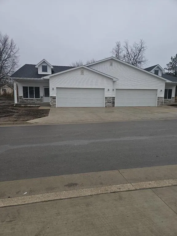 1105 Emerald Cove Drive, Clear Lake, IA 50428 — Photo 1