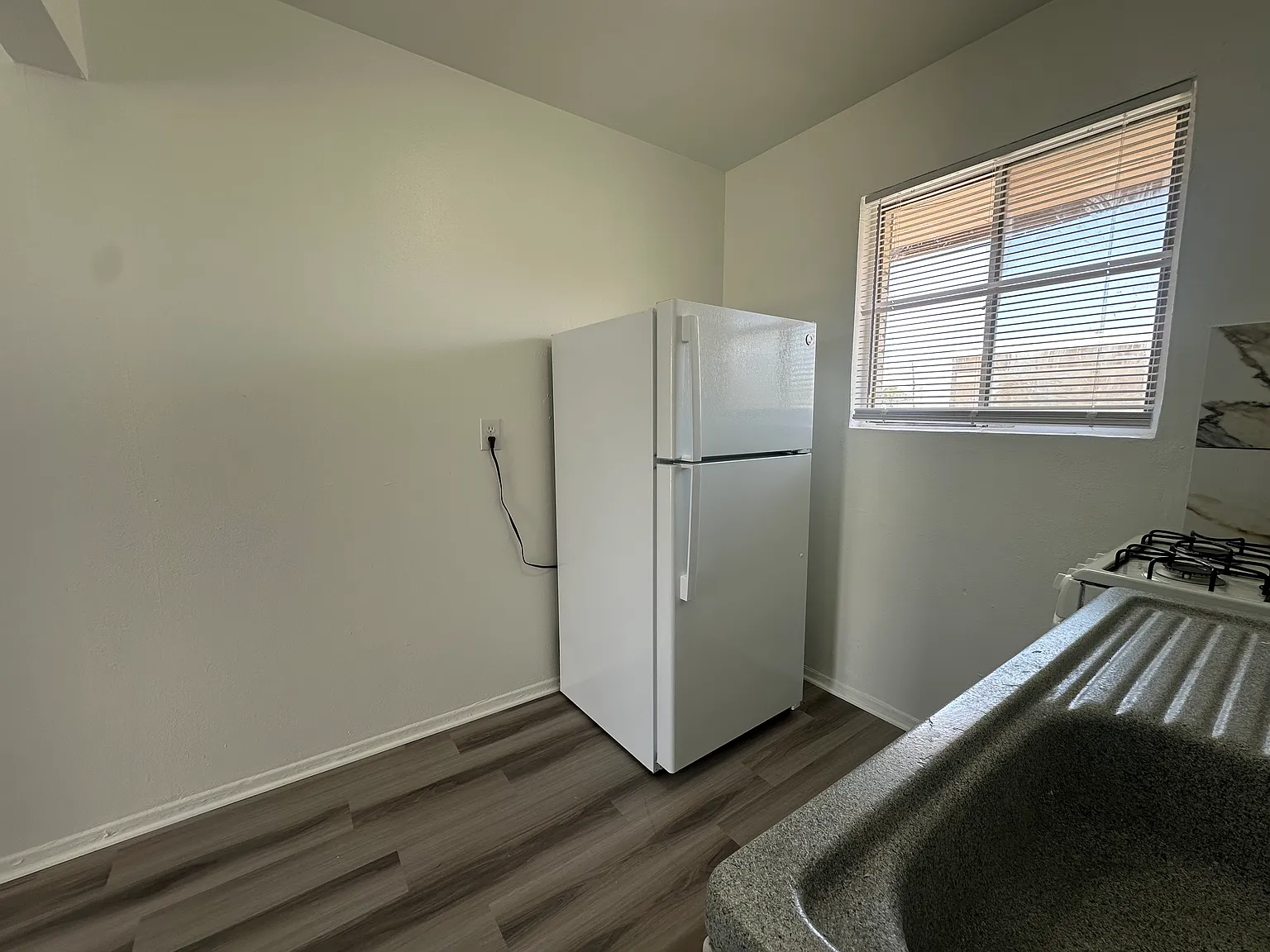 1 bed, 450 sqft, $650 — Photo 3