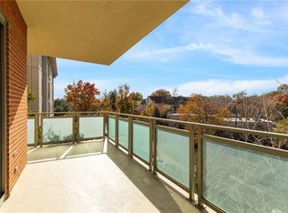 4950 Central St APT 307, Kansas City, MO 64112