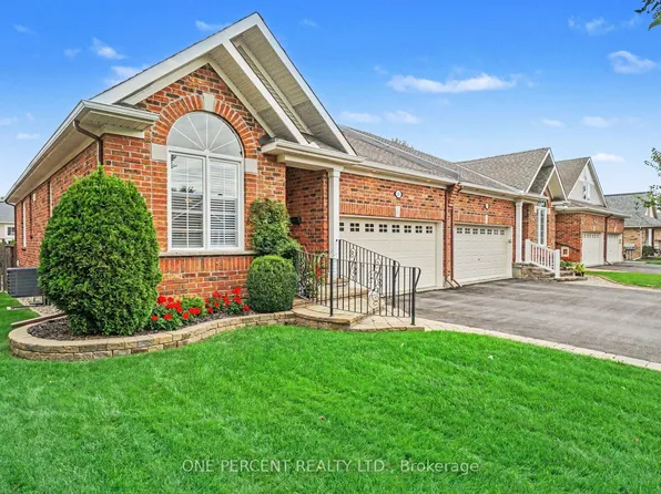 214 Cairnsmore Cir, Ottawa, ON K2J 0G4