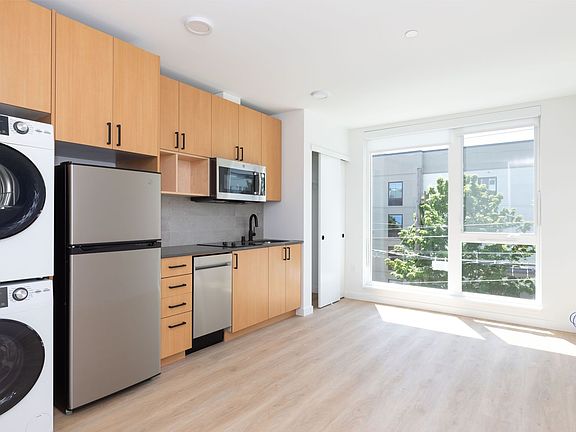4th image of 802 5th Ave N #211