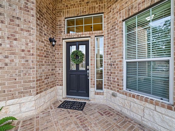 5th image of 14415 Lakepointe Bend Ln