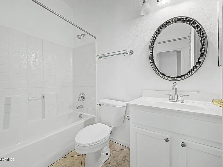 635 W Colt Rd — Photo 17