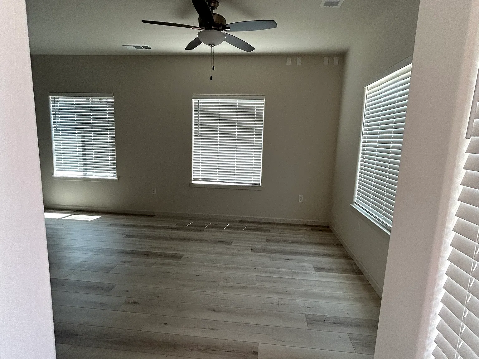 2 bed, 1100 sqft, $1,925 — Photo 3