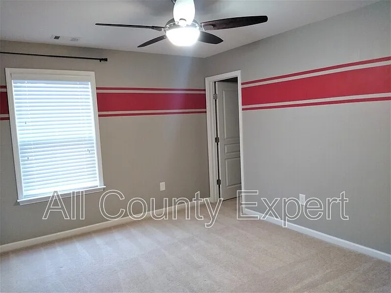 635 Glenish Ct — Photo 8