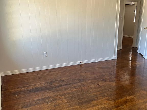 4th image of 305 E Highland Blvd