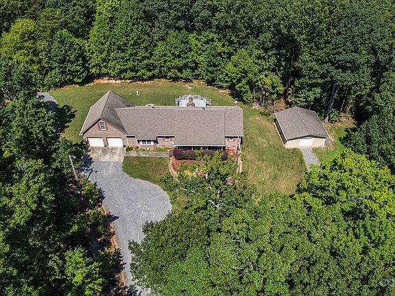 2nd image of 130 Pine Cone Ln