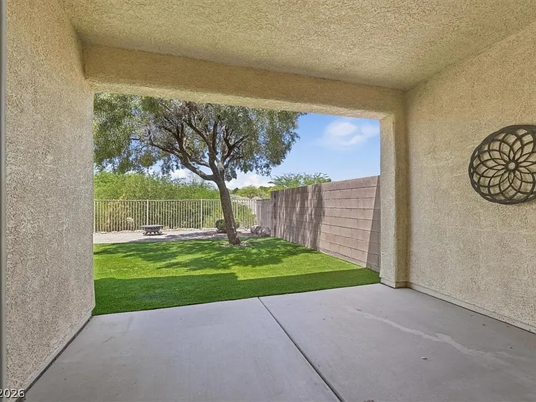 8709 Echo Grande Dr — Photo 15