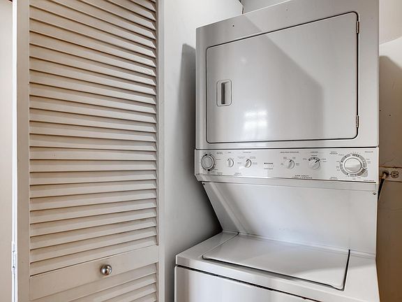 2nd image of 2911 N Western Ave APT 308