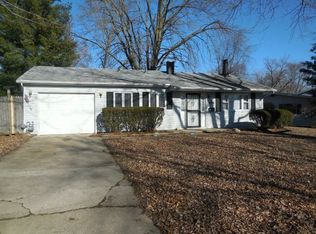 1904 E Country Squire Dr, Urbana, IL 61802