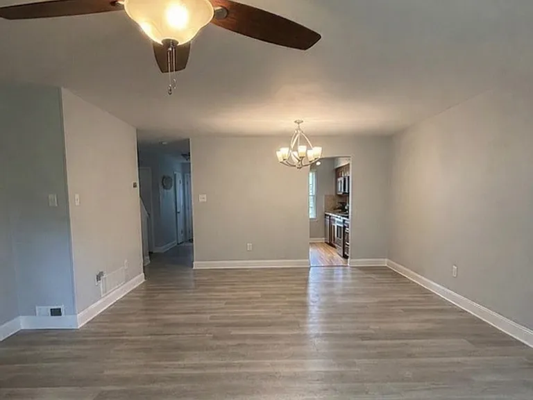 233 Lafayette Dr — Photo 4