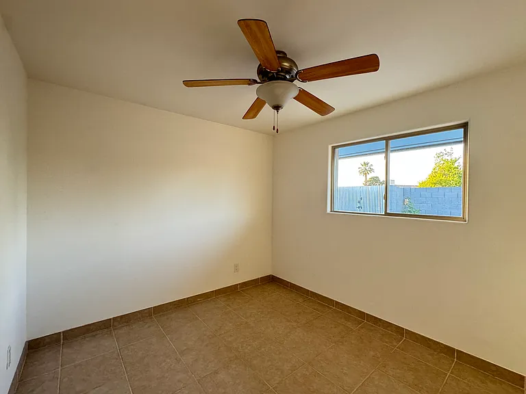 644 E La Jolla Dr — Photo 21