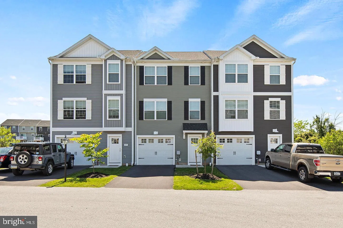 4 bed, 2.5 bath, 1625 sqft, $2,342 — Photo 1