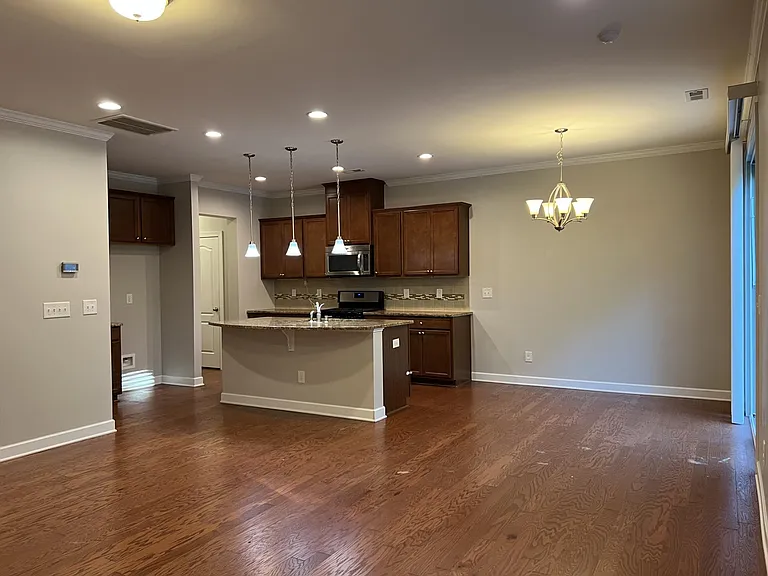 204 Alamosa Pl — Photo 3