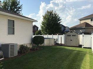 15500 W Lakeview Dr, Manhattan, IL 60442